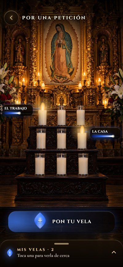 Altar de las peticiones con la Virgen de Guadalupe y las veladoras encendidas con su leyenda